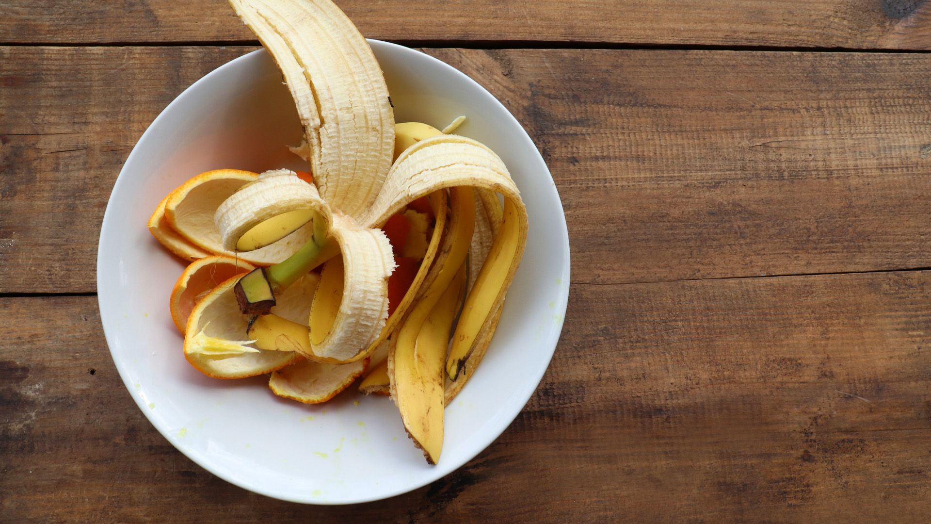 Bananenschalen als Dünger: So einfach geht's
