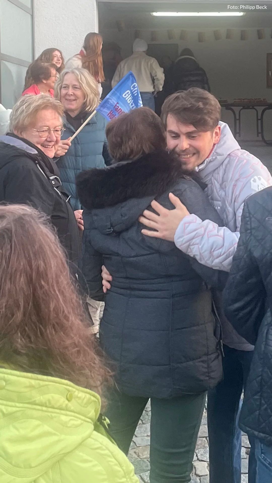 Video: Paralympics-Held Christoph Glötzner von Fans in Neumarkt gefeiert