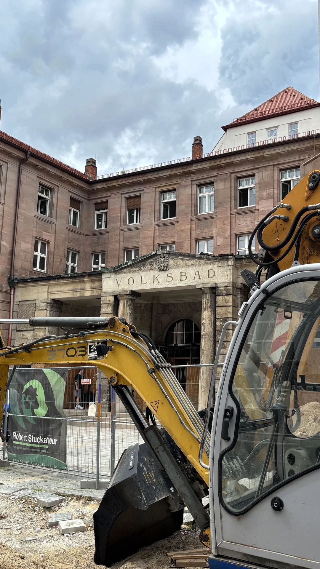 Video: Neue Probleme im Volksbad