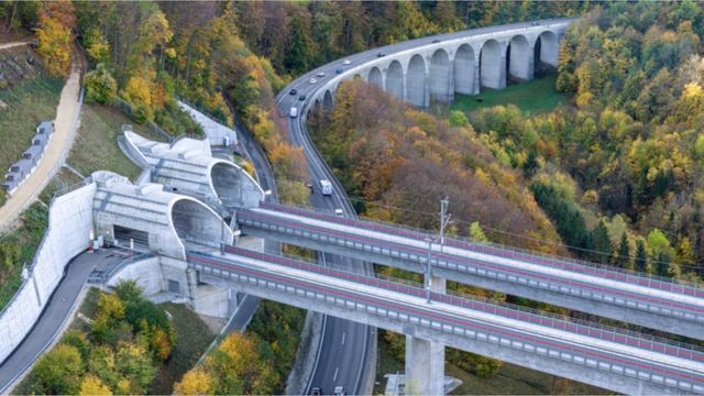 Video: Neue Bahnstrecke wird zum Milliardenflop, weil Steigung für Züge zu anspruchsvoll ist