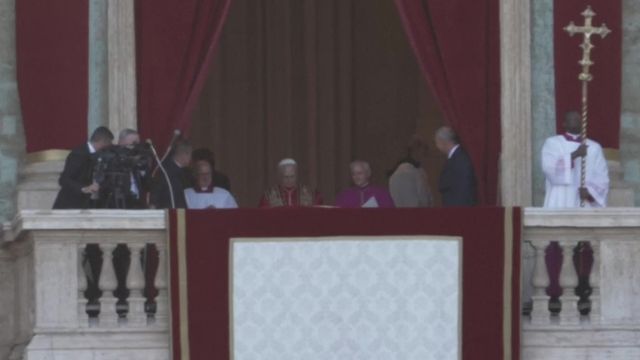 Robert Prevost ist neuer Papst: „Der Friede sei mit euch“, sind seine ersten Worte