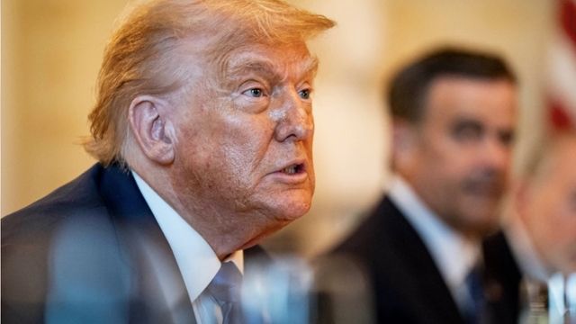 Trump-Nichte schießt gegen US-Präsidenten: „Er kann sich nicht mal die Schuhe binden“