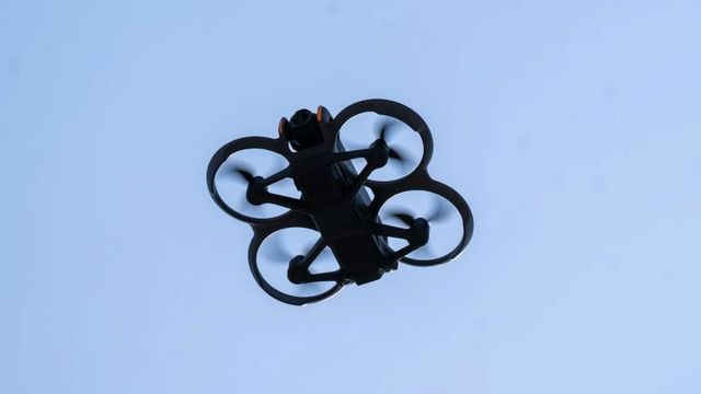 Video: Rätselhafte Drohnenflüge verunsichern Anwohner: „Als würden die ein Raster abfliegen