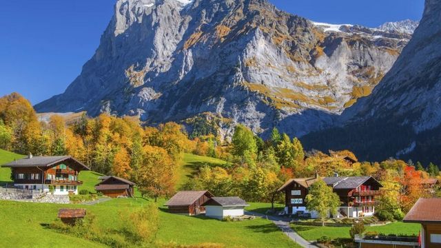 Video: Kinder werden fotografiert und berührt: Schweizer Gemeinde schlägt Tourismus-Alarm