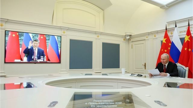 Lob für „entschlossene“ Außenpolitik: Putin erhält Rückendeckung von Xi Jinping