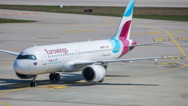 Video: Blitz schlägt in Eurowings-Flieger von Stuttgart nach Wien ein