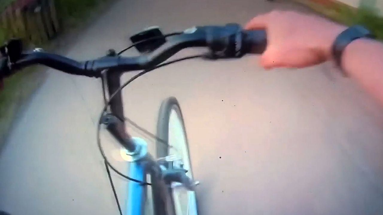 Drogendealer flieht – Polizist schnappt sich dessen Fahrrad