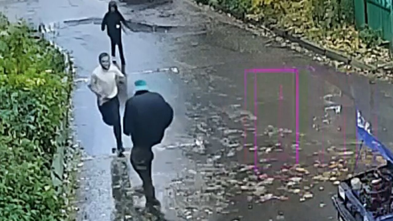 Mann überfällt Schüler und klaut Handy – Rentner wird zum Helden