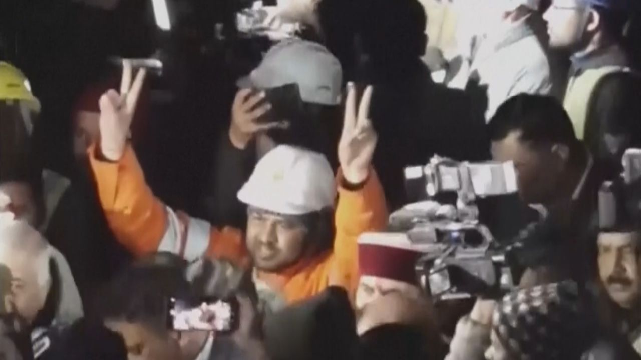 Erfolgreiche Rettung in Indien: Alle eingeschlossenen Arbeiter aus Bergtunnel befreit