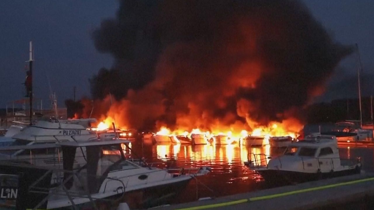 Inferno im Yachthafen: Großbrand zerstört mindestens 22 Boote in Kroatien
