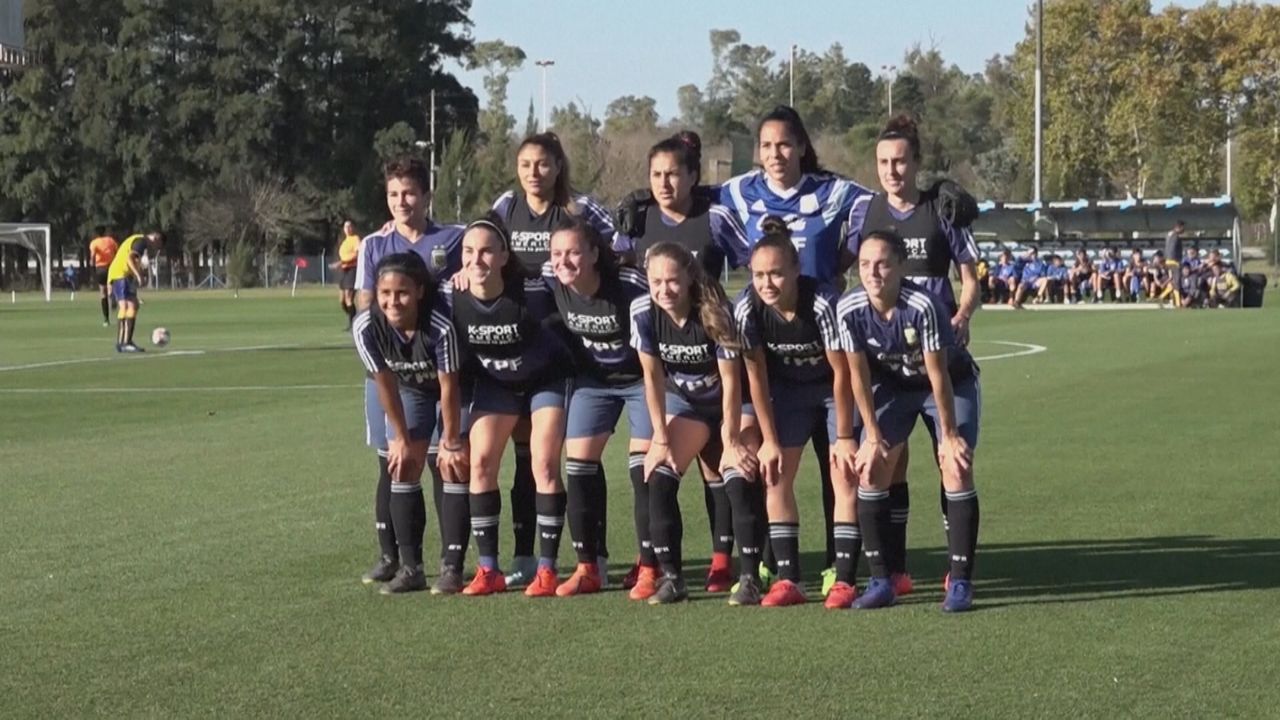 Streit im Fußball: Spielerinnen verlassen Argentiniens Nationalmannschaft