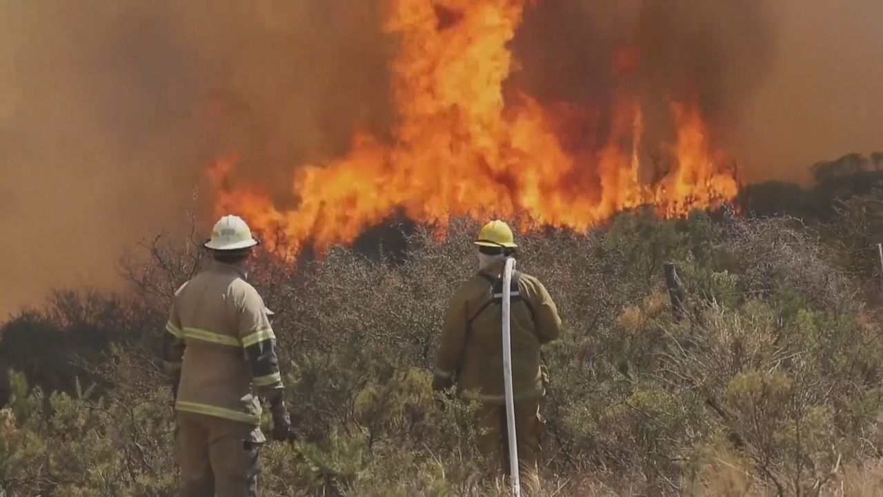 Brände in Argentinien: Feuerwehr kämpft gegen Flammen in Córdoba