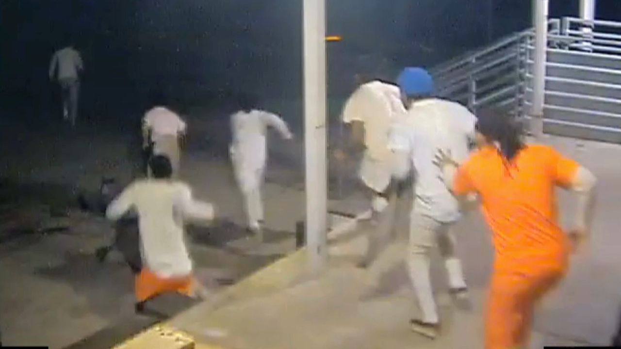 Loch in die Wand geschlagen: Zehn Häftlinge brechen aus US-Gefängnis aus