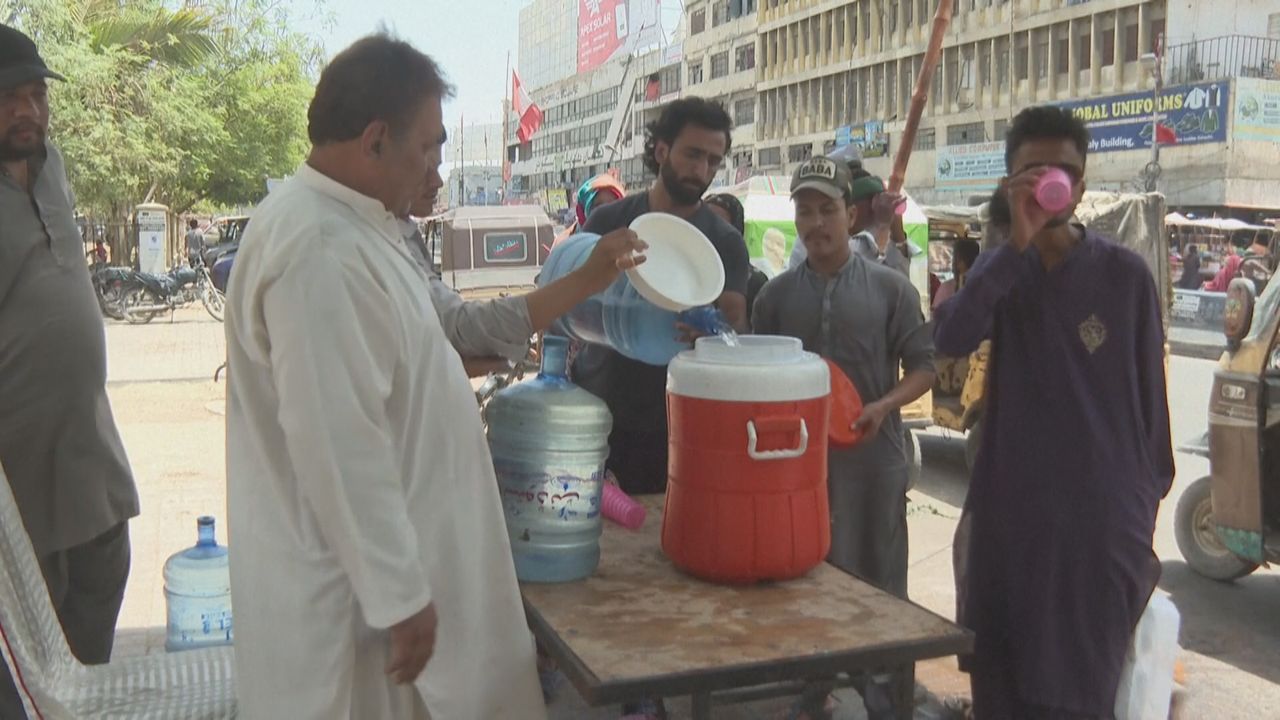 Video: Extreme Hitzewelle in Pakistan: Temperaturen erreichen 48 Grad Celsius