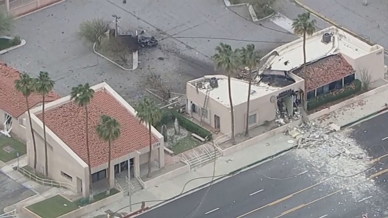 Video: Explosion erschüttert Fruchtbarkeitsklinik: Mindestens ein Toter in Palm Springs