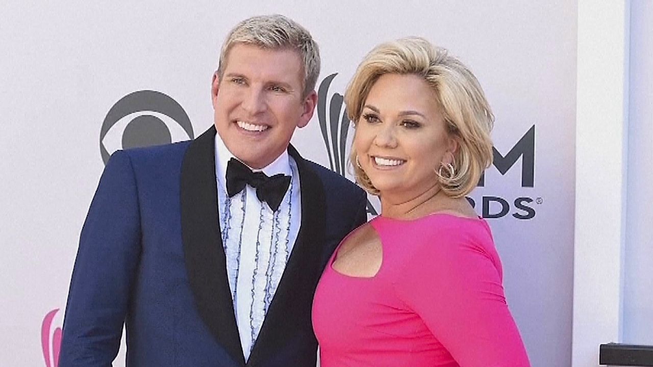 Video: Haft wegen Betrugs über 30 Millionen Dollar: Trump begnadigt Reality-Stars