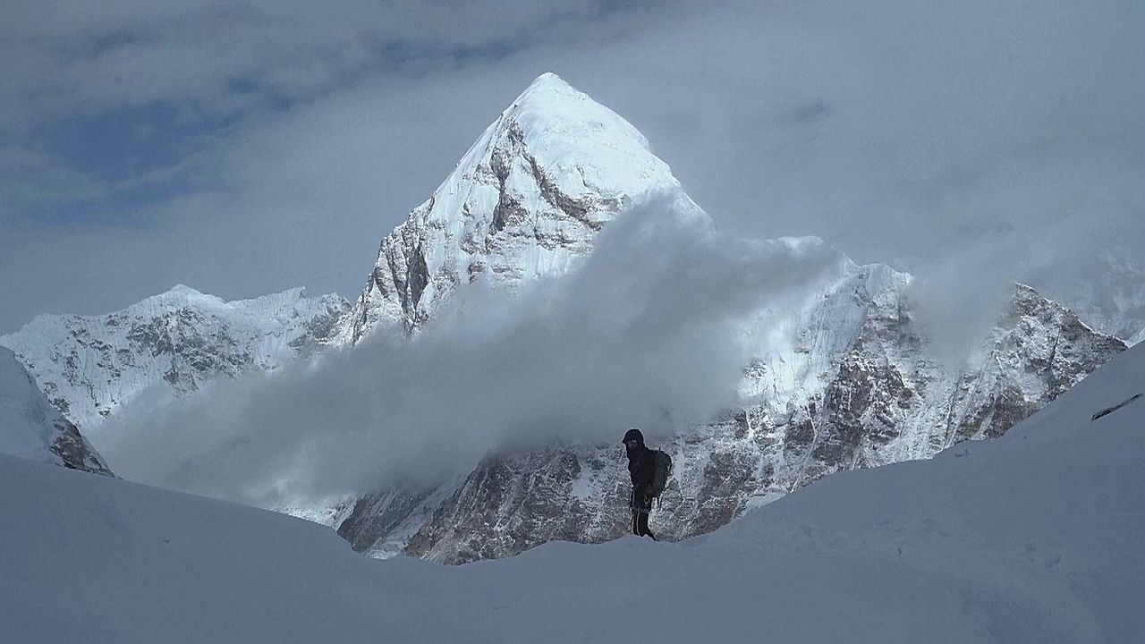 Video: Mount Everest in Gefahr: Nepal schlägt Alarm wegen Touristenansturm