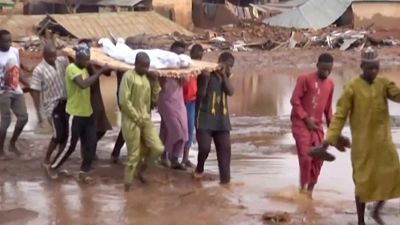 Fatale Flutkatastrophe: Bis zu 700 Tote in Nigeria befürchtet