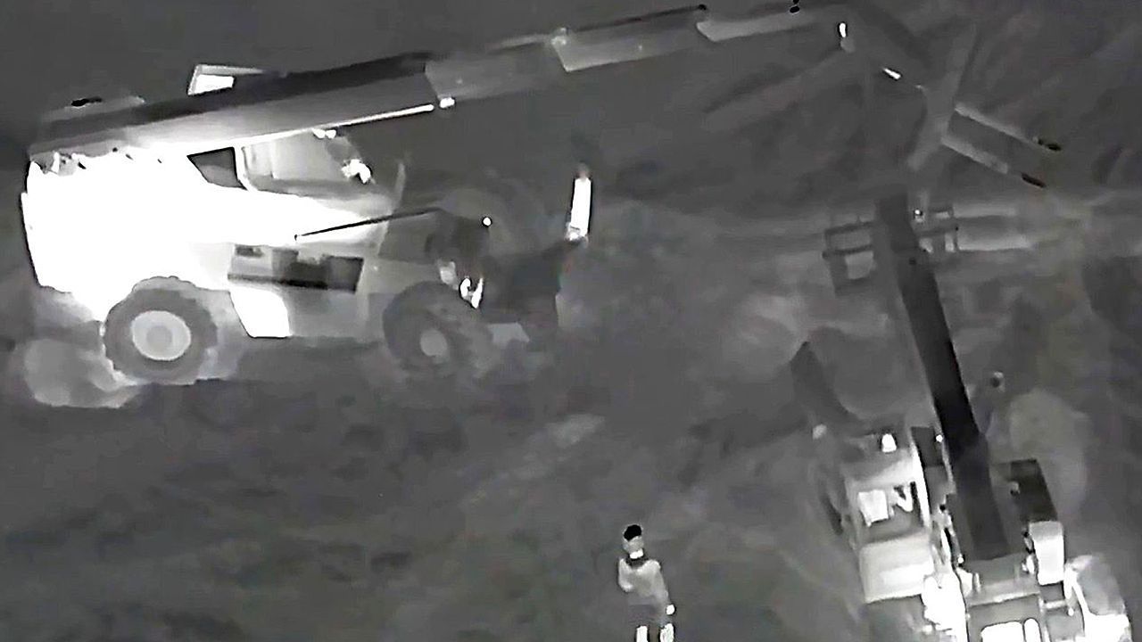 Spritztour mit Teleskoplader: Teenager fahren Baumaschinen – Polizeihubschrauber rückt an