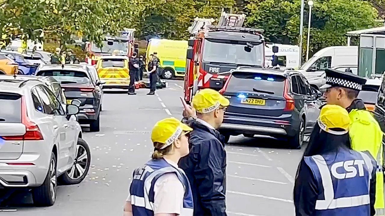 Zwei Tote bei Messerangriff vor Synagoge in Manchester – Polizei schießt auf Täter