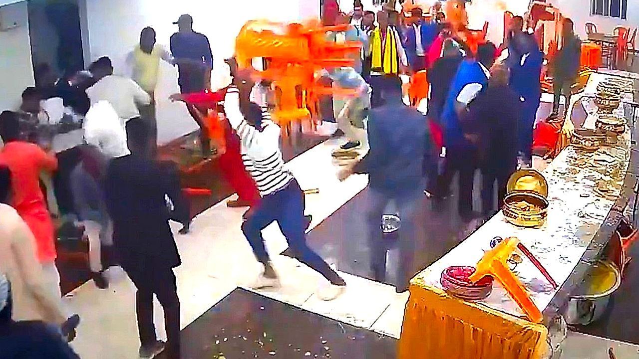 Nicht-genug-Nachspeise-Indische-Hochzeit-endet-im-totalen-Chaos