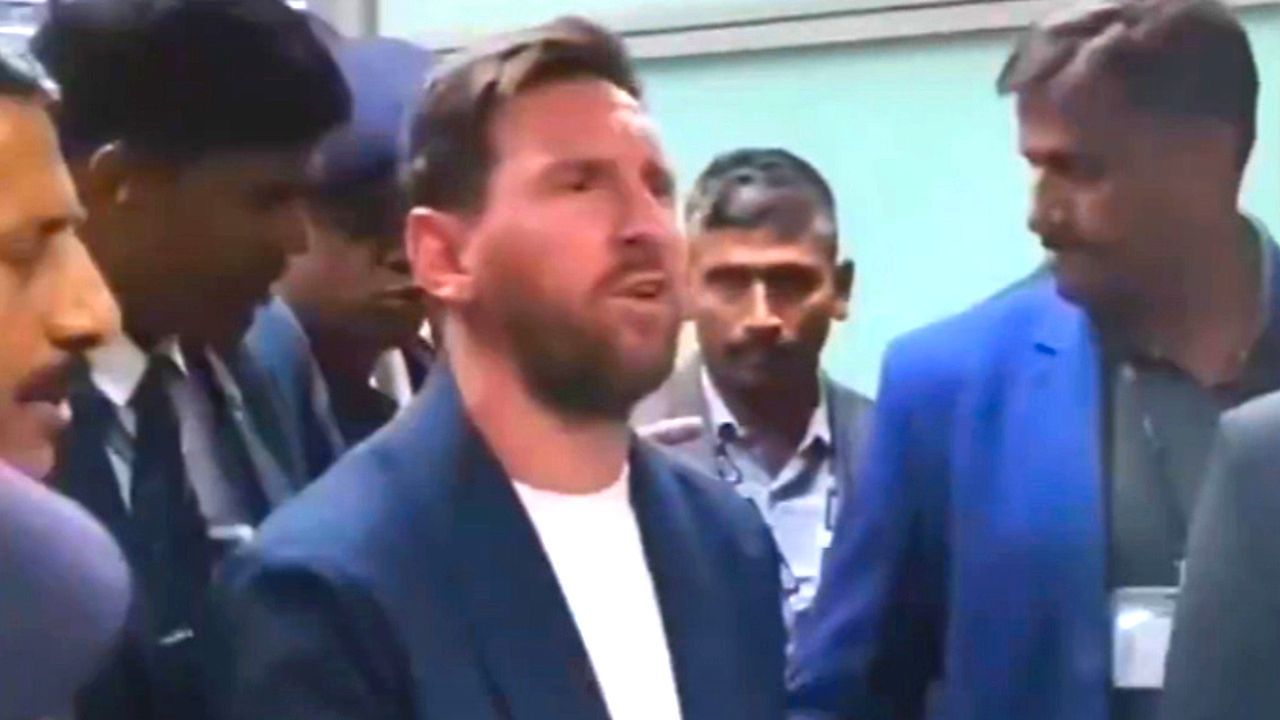 Messi mania sweeps Kolkata as thousands chant 'Messi Messi' during midnight airport welcome