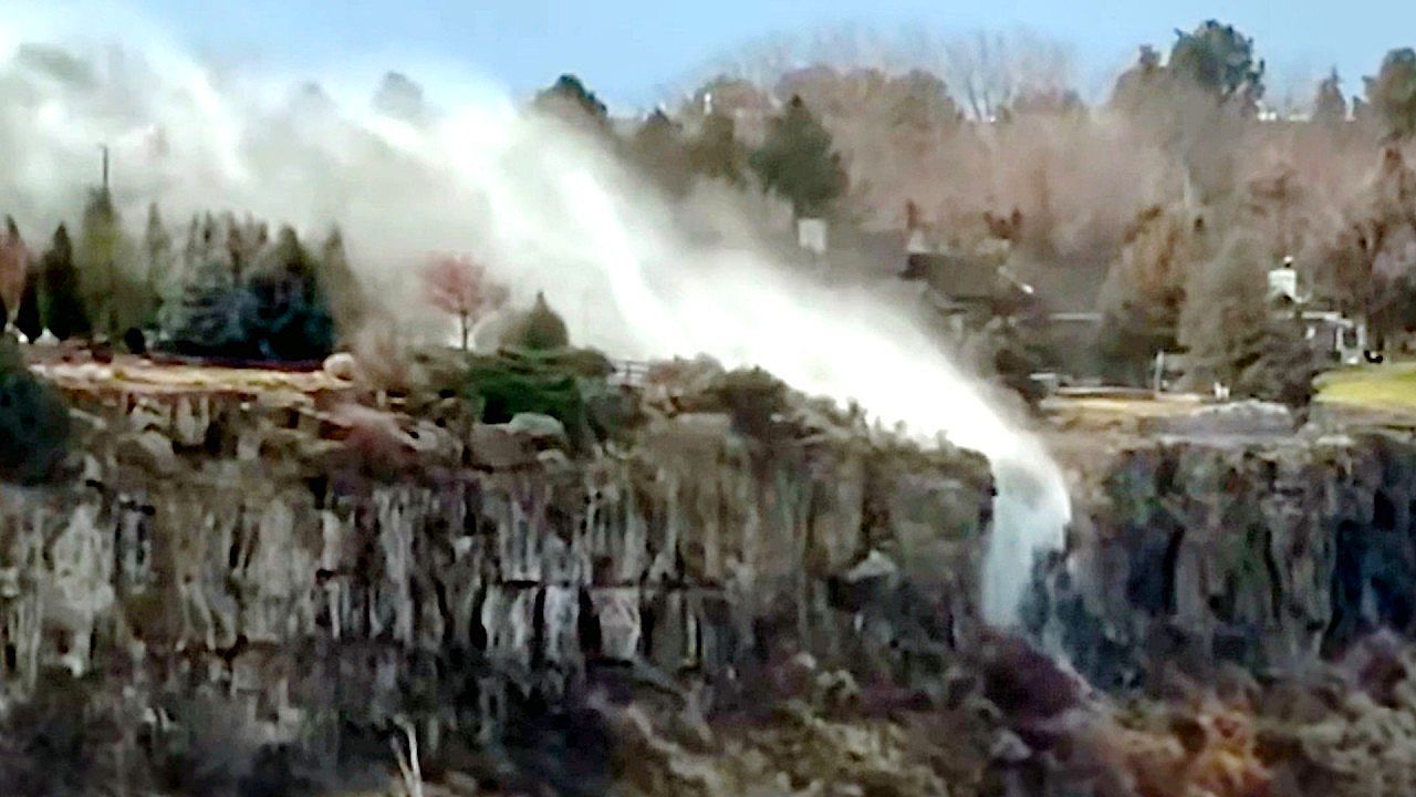 Video: Verkehrte Welt: Wasserfall in Idaho fließt rückwärts