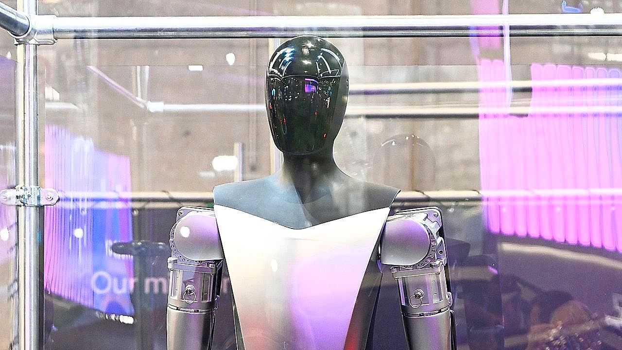 Video: Tesla halts production of its most iconic models to focus solely on manufacturing robots