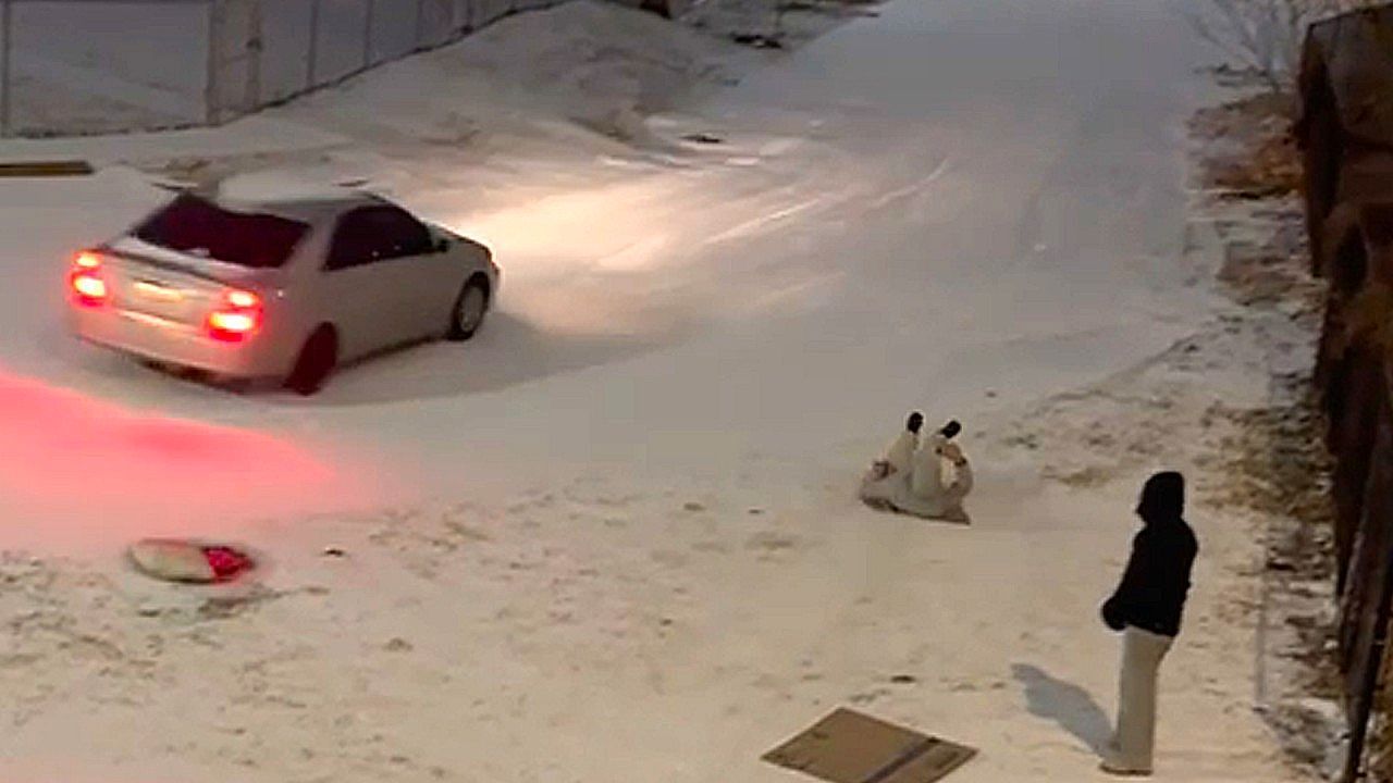 Fun-wild-slide-ends-in-a-split-second-close-call