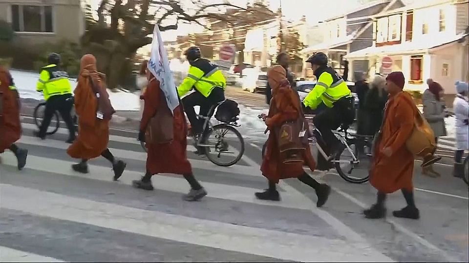 Nach 15-wöchigem Friedensmarsch: Buddhistische Mönche erreichen Washington