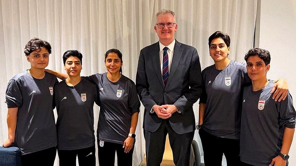 Nationalhymne nicht gesungen: Iranische Fußballspielerinnen bekommen Asyl in Australien