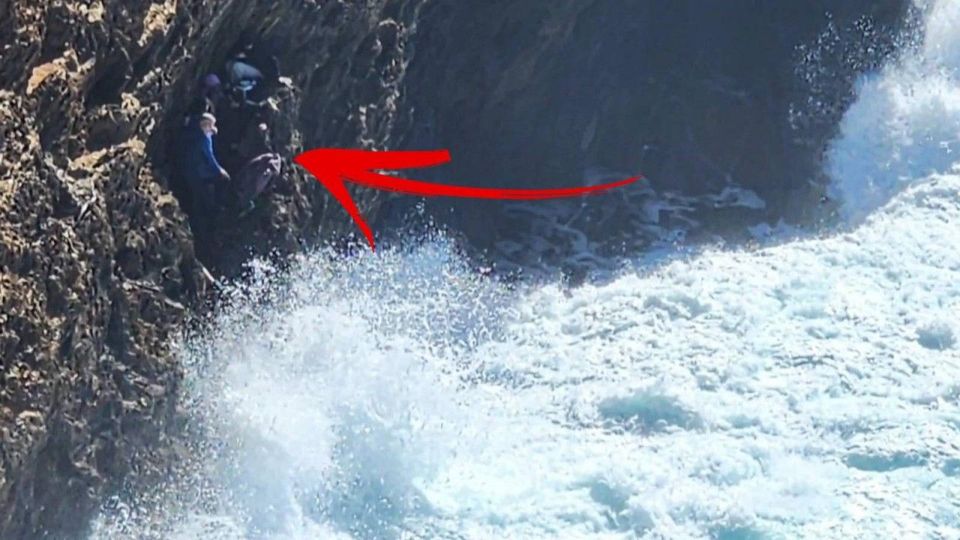 Dramatische Rettung: Flut schließt Touristenfamilie an Klippe in Australien ein