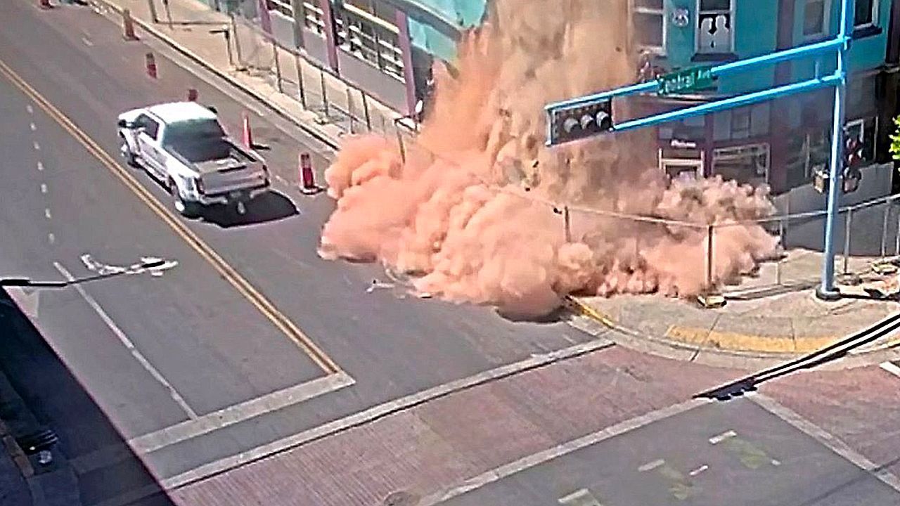 Video: Part of historic Albuquerque diner collapses into traffic