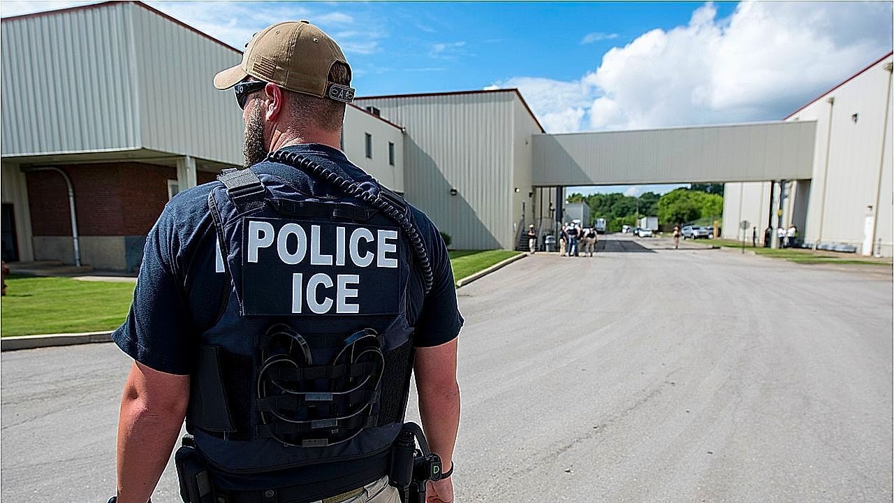 Video: US authorities collecting DNA from migrant children as young as four for FBI criminal database