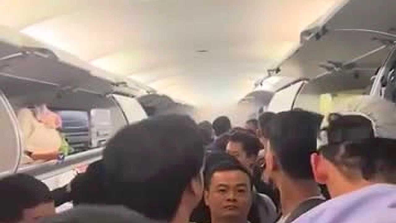 Video: Passengers scramble off plane as power bank fire fills cabin with smoke