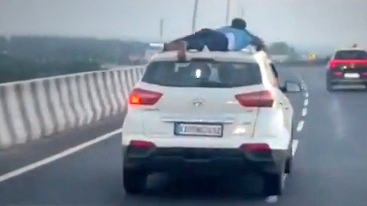 Video: Police officer clings to roof of speeding car for 25 miles in smuggler gang chase in India