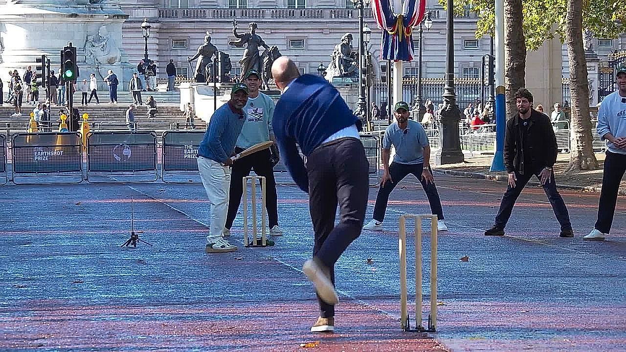 Video: Prince William stops traffic on The Mall for Earthshot cricket match