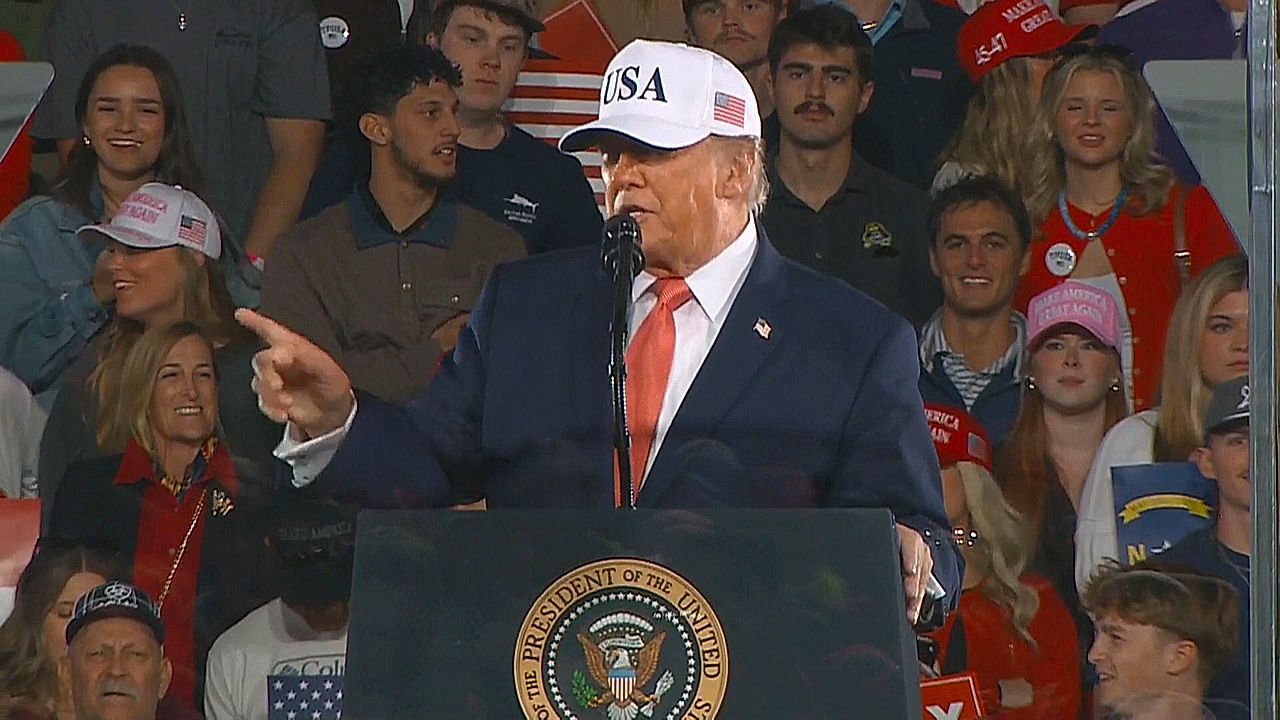 Trump heckled at NC rally, calls protesters 'losers' and 'pretty fat'