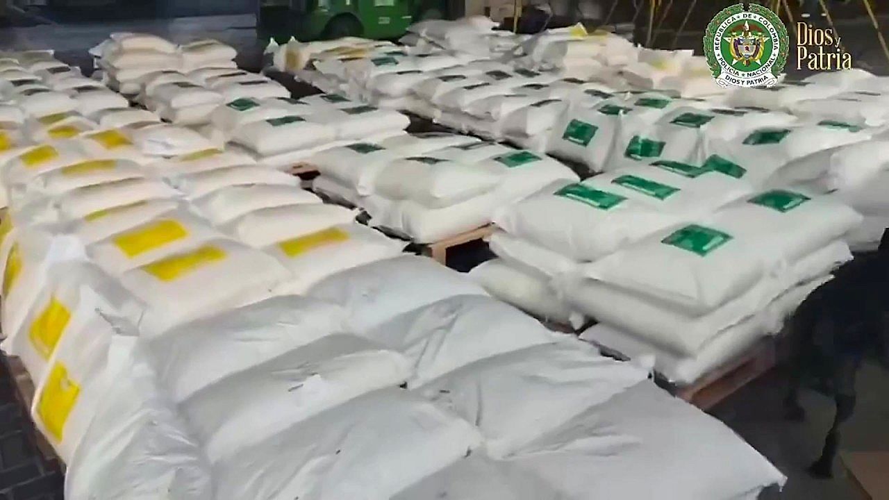 7.6 tonnes of cocaine found hidden in sugar at Colombia's Cartagena port