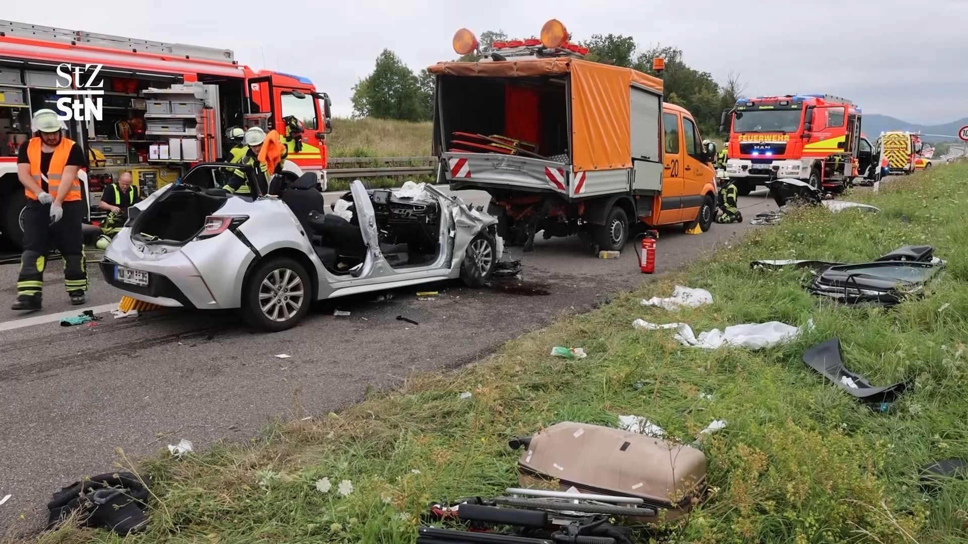 Video: Mehrere Schwerverletzte bei Unfall auf A8 bei Esslingen