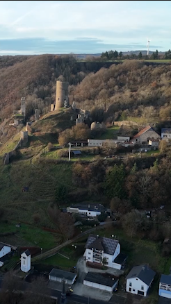 Video: Hinweise auf Gewaltverbrechen: Frauenleiche bei Monreal entdeckt