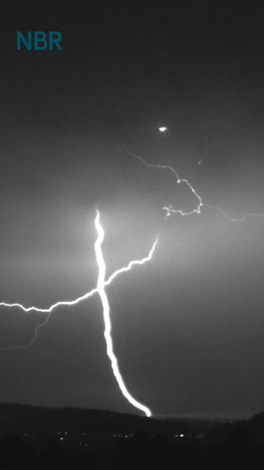 Video: Blitzschlag: So verhält man sich bei Gewitter richtig