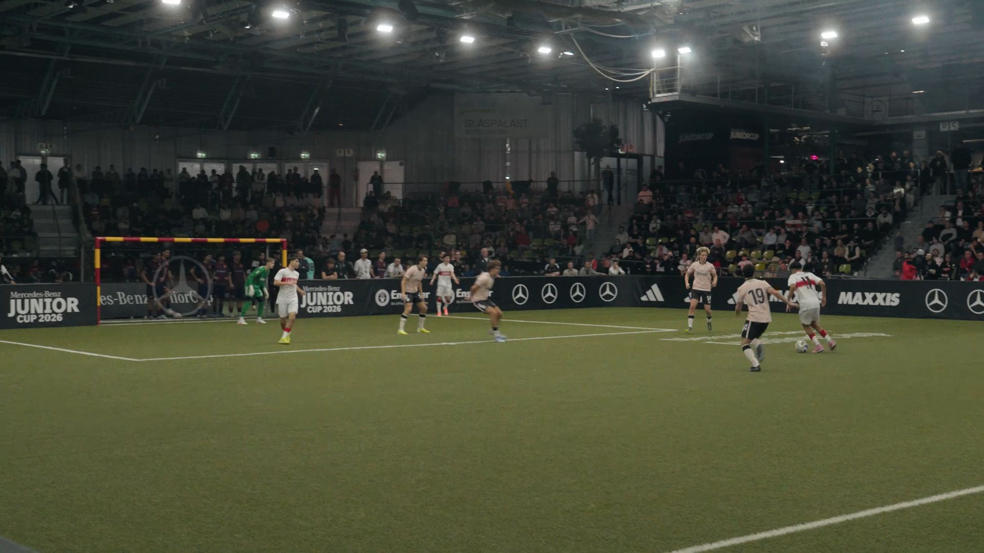 Video: FC Basel 1893 bezwingt Titelverteidiger VfB Stuttgart und gewinnt Mercedes-Benz JuniorCup 2026