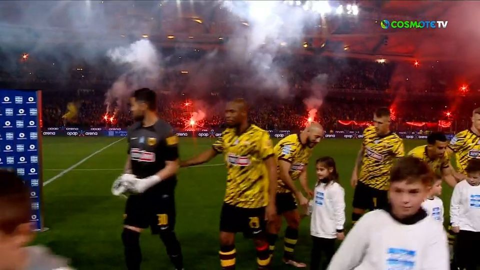 Η είσοδος των δύο ομάδων (video)