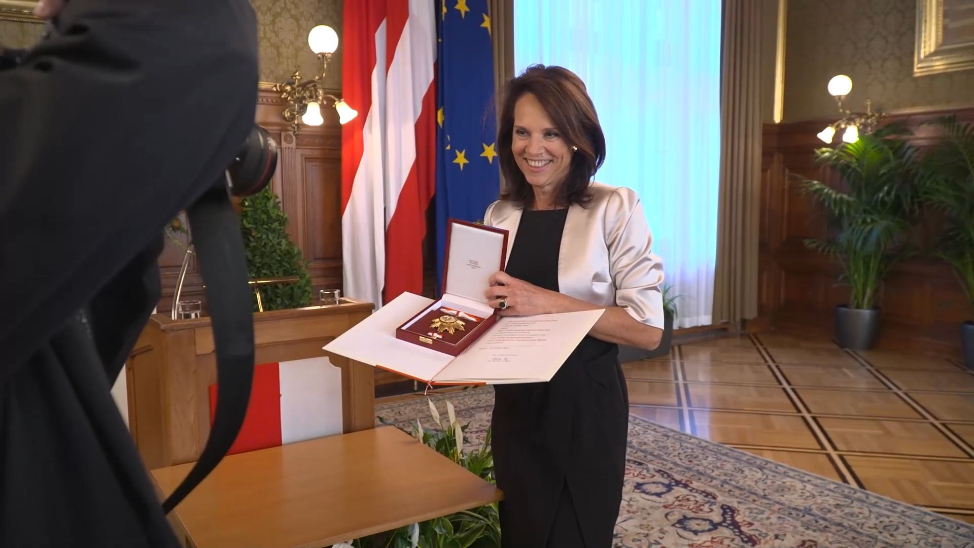 Golden Medal of Honor for TV Icon Vera Russwurm
