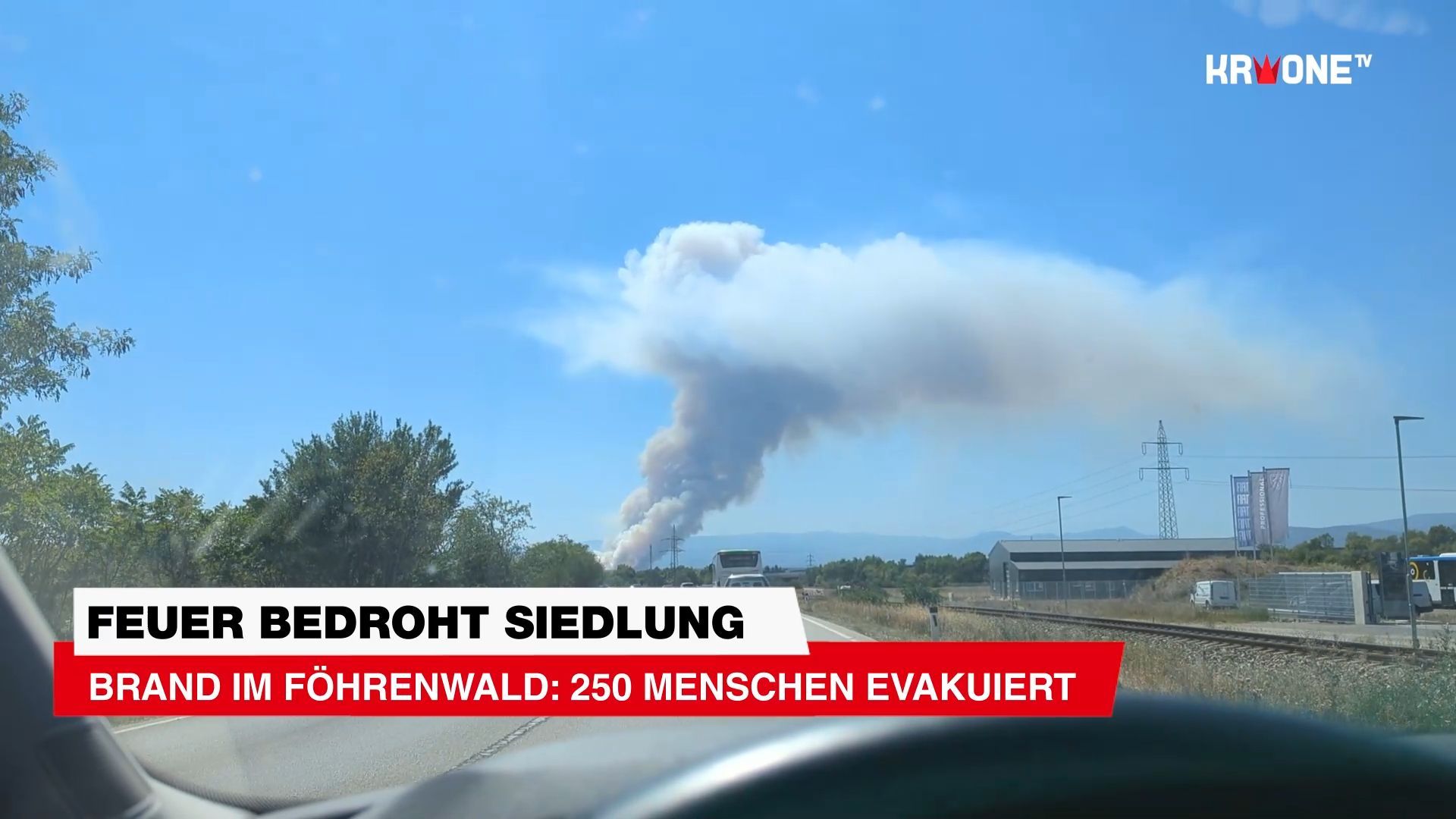Video: Brand im Föhrenwald: 250 Menschen evakuiert
