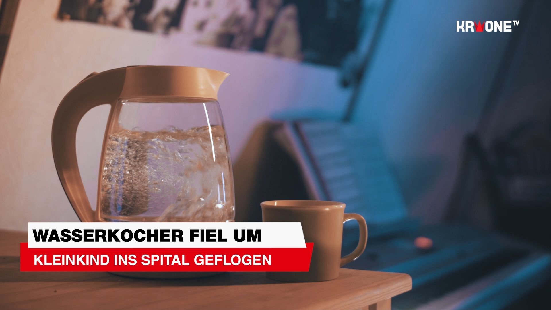 Video: Wasserkocher fiel um: Kleinkind ins Spital geflogen