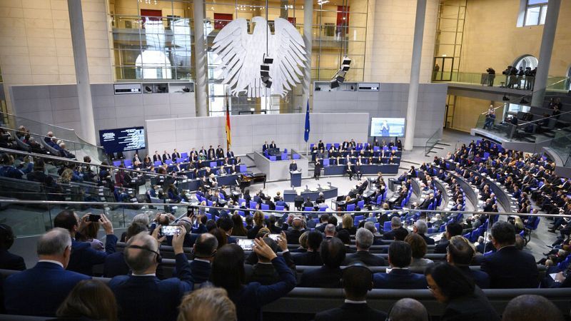 Geschlagen und bespuckt: Berlin debattiert über Gewalt gegen Politiker