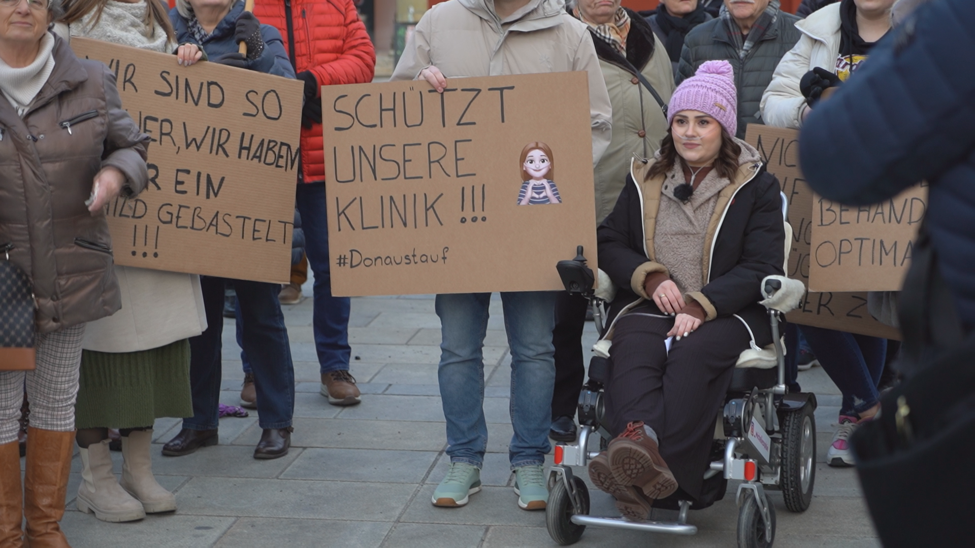 Regensburg: Patienten der Klinik Donaustauf setzen Zeichen gegen Schließung