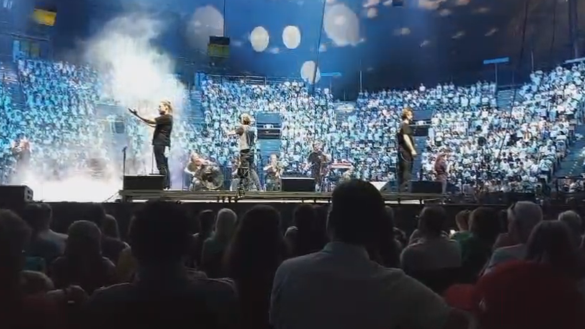 6000 Kinder singen gemeinsam in der Olympiahalle in München